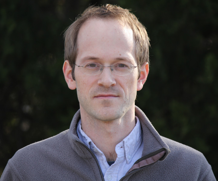 photo of Associate Professor Andrew Childs