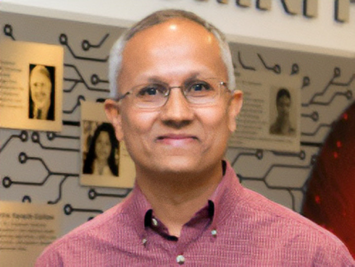 Descriptive image for Alum Rajiv Gandhi Receives 2022 ACM-SIGACT Distinguished Service Award